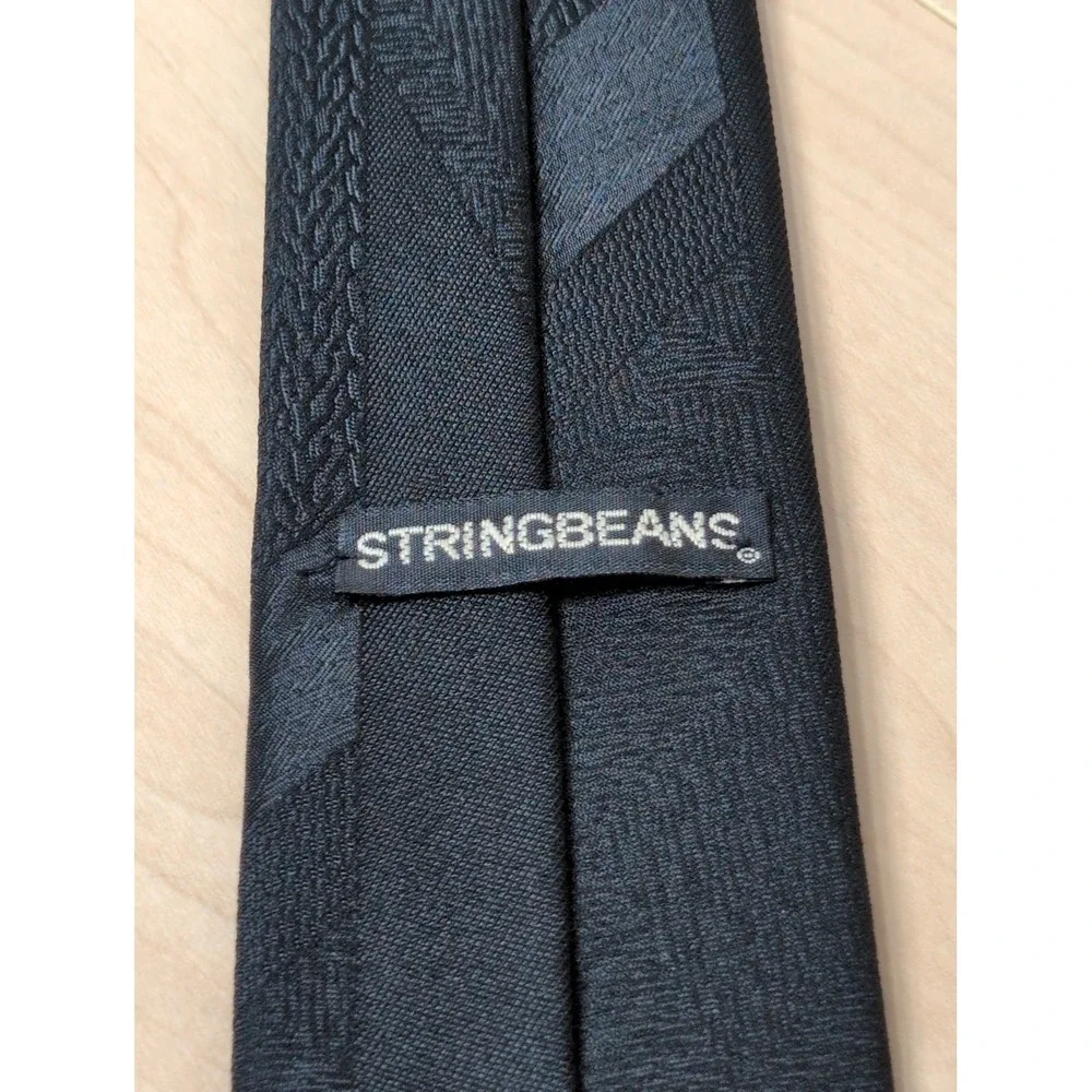 Stringbeans Men's Skinny Tie Black Relief-Print With Yellow Red Medallion